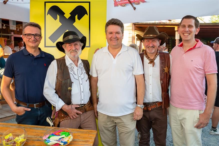 Direktor Dietmar Reindl, Fritz Wurglits, Dirrektor Karl Kornhofer, Sascha Wurglits und Direktor Manuel Müllner. 