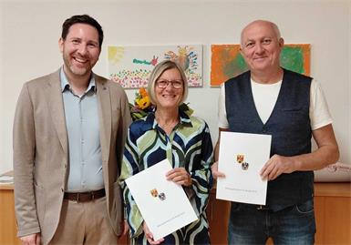 Direktor Markus Neuhold verabschiedte die langjährigen Lehrerkollegen Sabine Steinkellner und Alfred Liebmann.