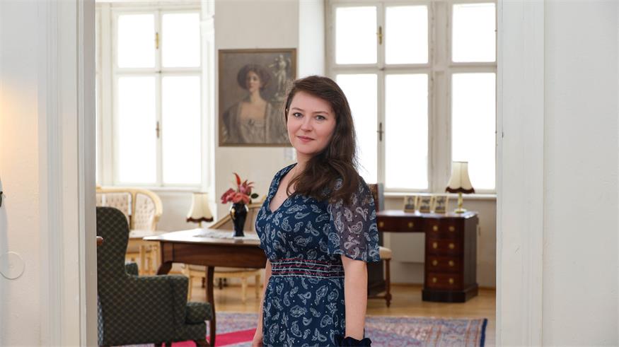 Direktorin Esther Heiss hat mit viel Einsatz und einem Sofortmaßnahmen-Paket von Bund und Land dem Jüdischen Museum Eisenstadt neues Leben eingehaucht. Um es wieder in einem ganz neuen Licht strahlen zu lassen, braucht sie aber noch wesentlich mehr - und ist eifrig am sammeln.