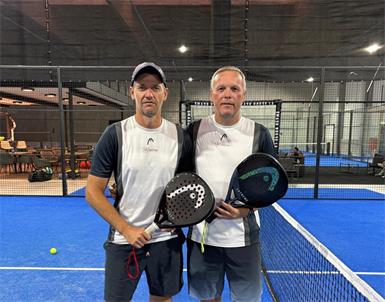 Doppelter Grund zur Freude: Die burgenländischen Padel-Spieler Manfred Ollram (r.) und Martin Horvath krönten sich bei den österreichischen Senioren-Meisterschaften in St. Pölten in ihren jeweiligen Altersklassen zu Staatsmeistern. Im September vertreten sie Österreich gemeinsam bei der Senioren-Weltmeisterschaft in Argentinien.