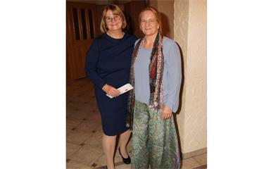 Dr. Gabriele Mittermayer (l.) mit ihrer Nachfolgerin Dr. Alice Dalsass bei der Abschlussfeier Anfang Oktober.