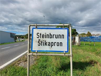 Dunkle Wolken über Steinbrunn: Eine aktuelle Personalangelegenheit sorgt für Unfrieden.