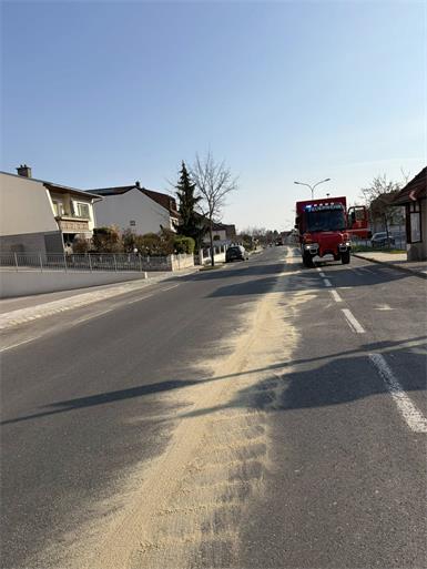 Durch den ganzen Ort zog sich die Ölspur.
