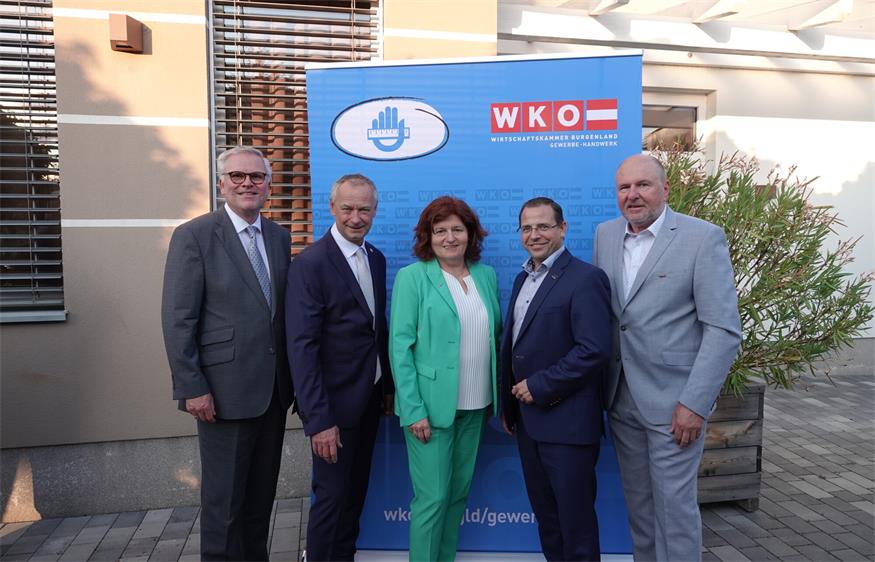 Durften sich über ein gelungenes Event freuen. Bundessparten-Geschäftsführer Reinhard Kainz, Bundesinnungsmeister Manfred Denk, Wirtschaftskammerdirektor-Stellvertreterin Doris Granabetter, Wirtschaftskammerpräsident Andreas Wirth und Spartenobmann Anton Putz.