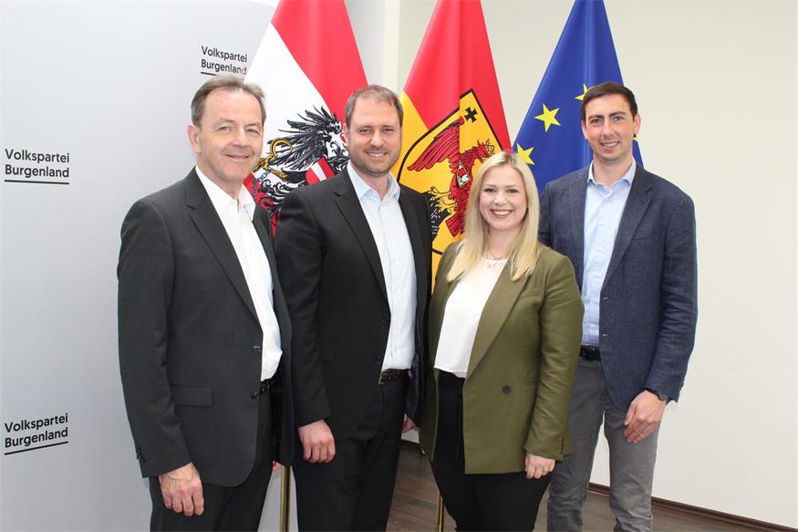 EU-Treffen im Burgenland. Nationalratsabgeordneter und Bauernbund-Obmann Nikolaus Belakovich und ÖVP-Landesobmann Christian Sagartz mit EU-Kandidatin Vanessa Tuder und dem niederösterreichischen Europa-Abgeordneten Alexander Bernhuber (v.l.).