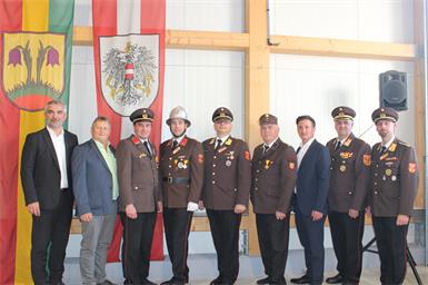 Ehrengäste. Landesrat Heinrich Dorner, Ortsvorsteher Herbert Degendorfer, Kommandant Gottfried Fraunschiel, Stellvertreter Markus Tritremmel, Landesfeuerwehrarzt Stefan Schachner, Bürgermeister Manfred Degendorfer, Vizebürgermeister Marcel Geissler, Bezirksfeuerwehrkommandant Martin Reidl und Abschnittsfeuerwehrkommandant Josef Schöll.