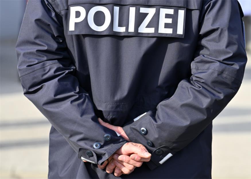 Ein 39-Jähriger ist am Bahnhof Lochau von einem Zug erfasst worden