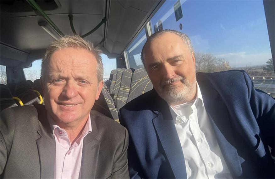 Und der Landeshauptmann fuhr trotzdem im Bus heim ...