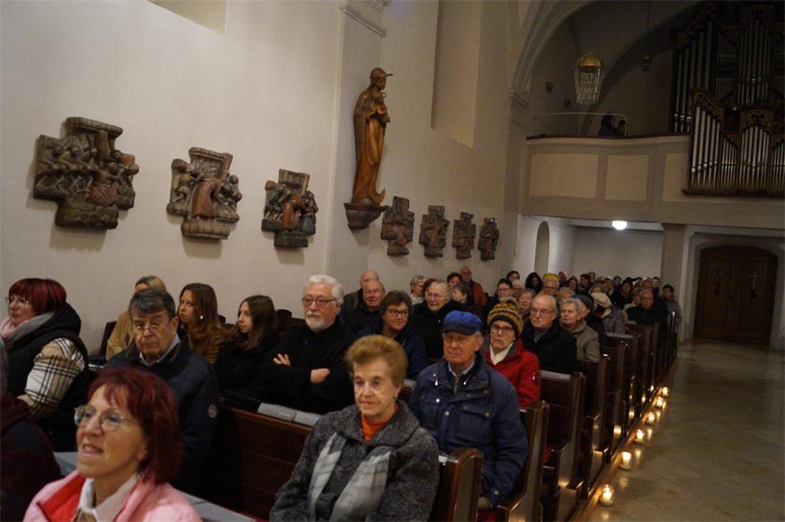 Der Chor Cantate nova verzauberte Neudörfl im Advent