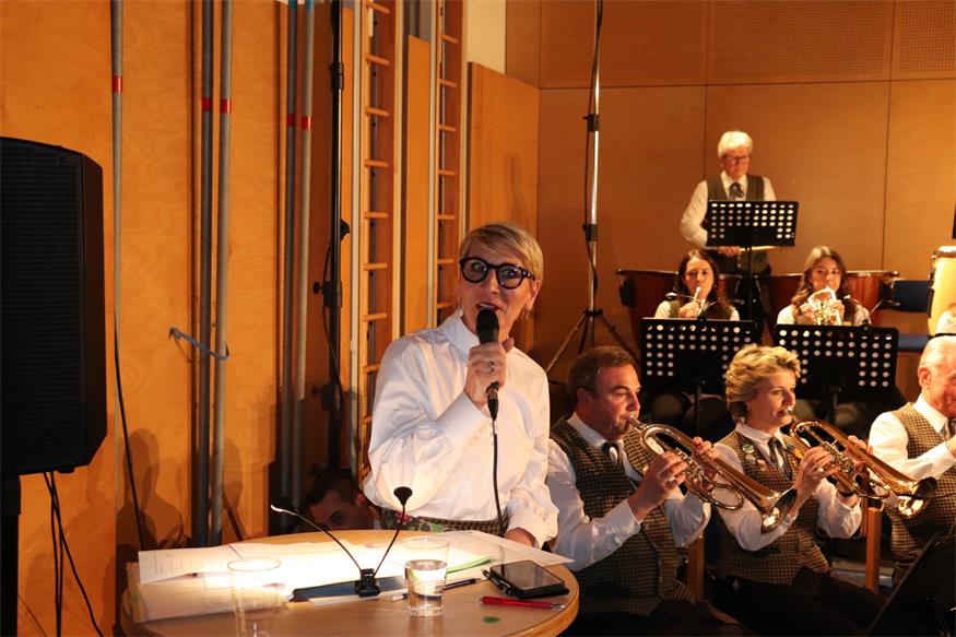 Winzerkapelle Kleinhöflein gab ausverkauftes Konzert mit Anton Josef