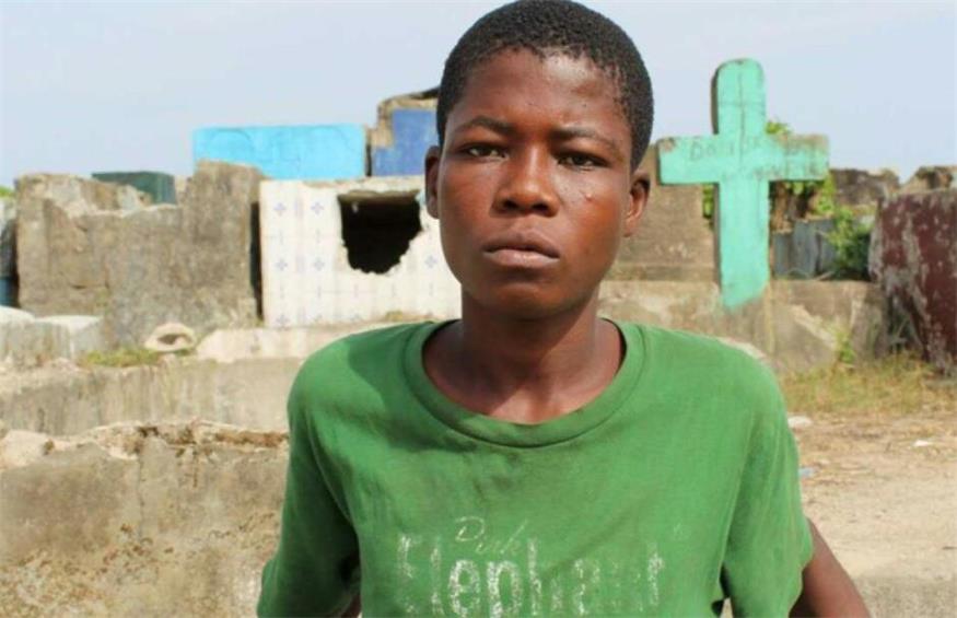 Eines der rund 200 "Friedhofskinder", das Salesianerbruder Lothar Wagner in Liberia betreut