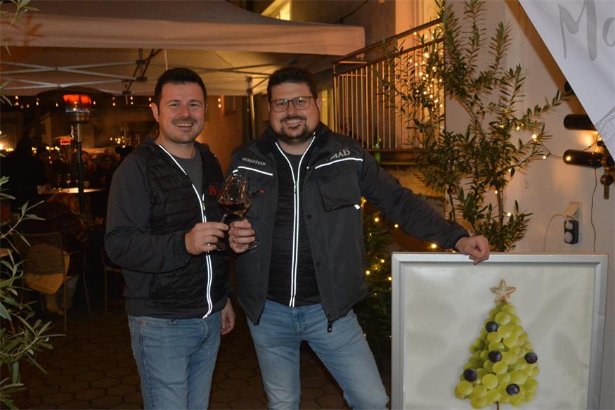 Einladung. Tobias und Sebastian Siess luden mit ihrer Familie wieder zur Weihnachtseinstimmung beim "Mad's Christmas Day".