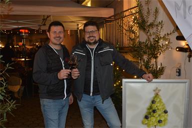 Einladung. Tobias und Sebastian Siess luden mit ihrer Familie wieder zur Weihnachtseinstimmung beim "Mad's Christmas Day".