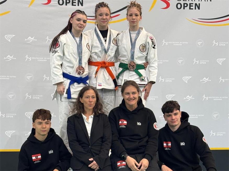 Emma Zsoldos (l.) holte sich die Bronzemedaille bei den German Open.