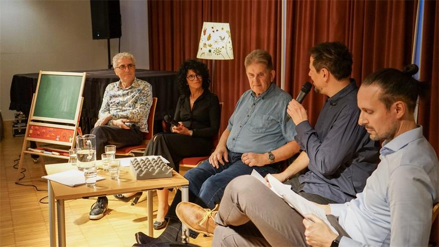 Emmi Fekete, Rafaela Strauss, Franz Lehner, mit den Moderatoren Wolfgang Millendorfer und Thomas Hofer (v.l.).