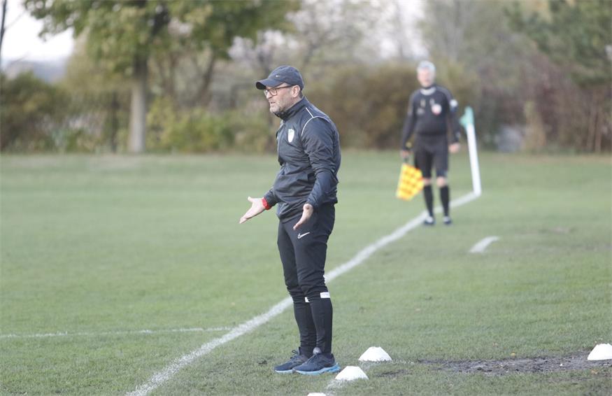 Er hat den Spaß beim FC Jois zurückgebracht: Coach Peter Slosarek.