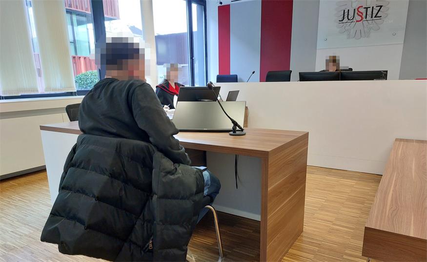 Er sei in Panik gewesen und habe deshalb bei der Polizei gelogen, sagte der Angeklagte.