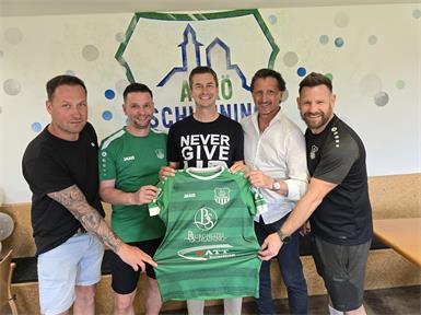 Er übernimmt! Roman Schaffer (M.) wird neuer Schlaining-Trainer.
