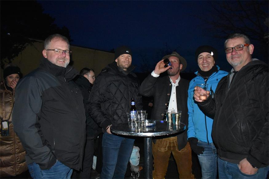 Die Forchtensteiner Böllerschützen lud zum Glühweinstand
