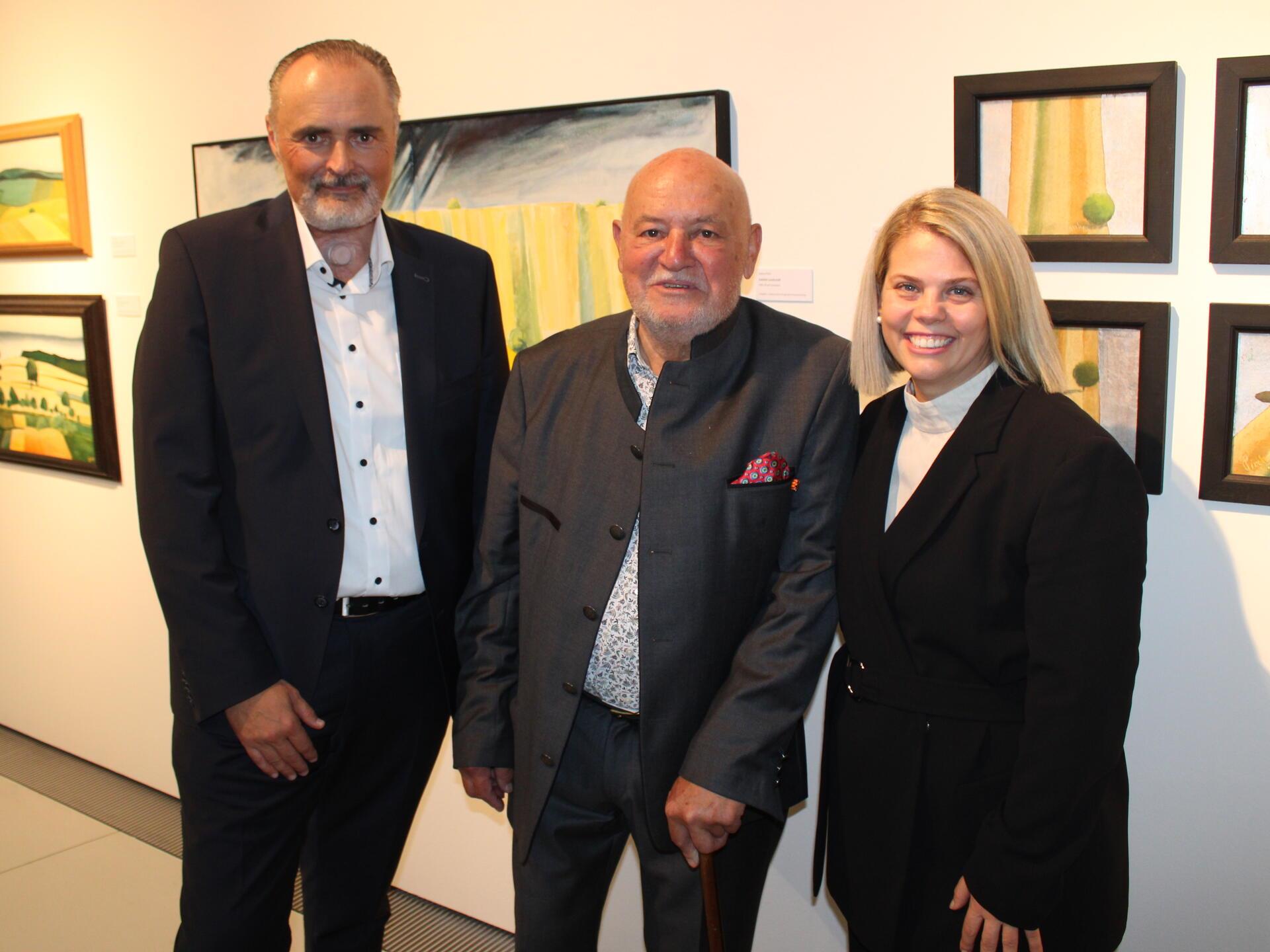 Eröffnung (v.l.): Landeshauptmann Hans Peter Doskozil, Kurator Manfred Leirer, Künstler Harro Pirch, KBB-Geschäftsführerin Claudia Priber, Kuratorin Sabine Kritsch-Schmall.
