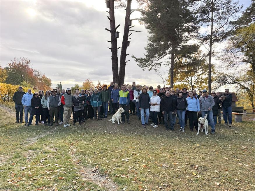 Erwachsene, Kinder und Hunde waren herzlich willkommen.