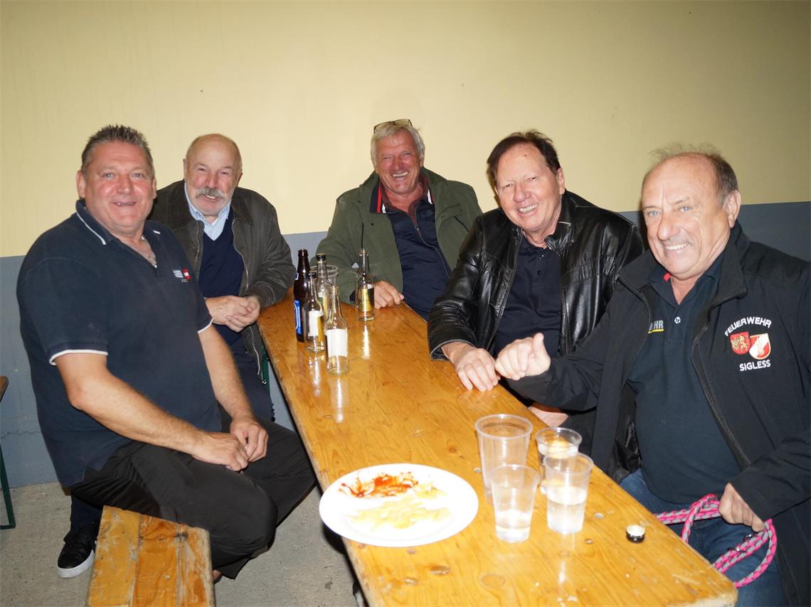 Erwin Habeler, Josef Ban, Josef Ochs, Bürgermeister Matthias Weghofer und Ludwig...