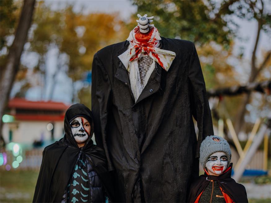 Es wird gruselig am PODOBEACH: Von 22. Oktober bis 1. November 2026 machen die Halloween Gruseltage das Strandbad in Podersdorf am See zum schaurig-schönen Ausflugsziel in den Herbstferien.