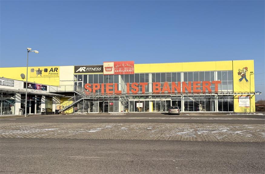 Eurostoff eröffnet im ehemaligen Bannert-Gebäude in der Mattersburger Straße.