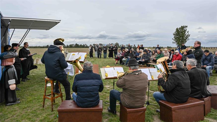 Evangelischer Gottesdiest am Dreiländer-Eck Österreich-Ungarn-Slowakei mit dem evangelischen Posaunenchor Zurndorf, der durch seinen Beitrag das Zusammensein musikalisch prägte.