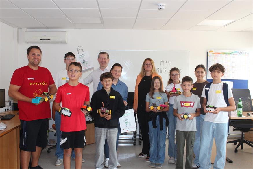 Experimentieren, Ausprobieren und Staunen: Beim ‚mach MI(N)T‘-Workshop im BUZ Neutal tauchten Kinder und Jugendliche in die Welt von Technik, Naturwissenschaft und Handwerk ein.