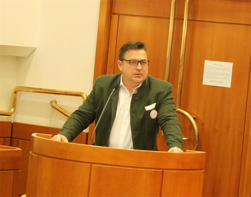 Kein Misstrauen nach Doskozils Budgetrede: Nur 15 standen auf