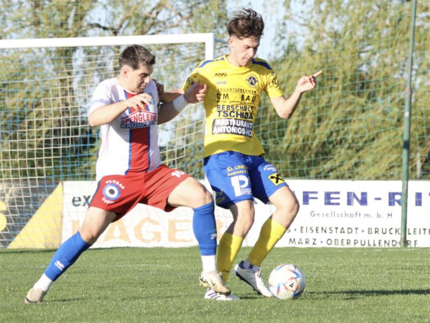 Fabio Haider (re.) erzielte das zwischenzeitlich 1:0 für den SCA.
