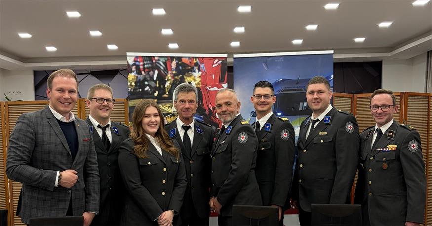 Fabio Halb, Patrik Weber, Lisa Samer, Michael Strini, Helmut Glettler, Daniel Eggenberger, Philipp Gindl und Chris Janics (v.l.).