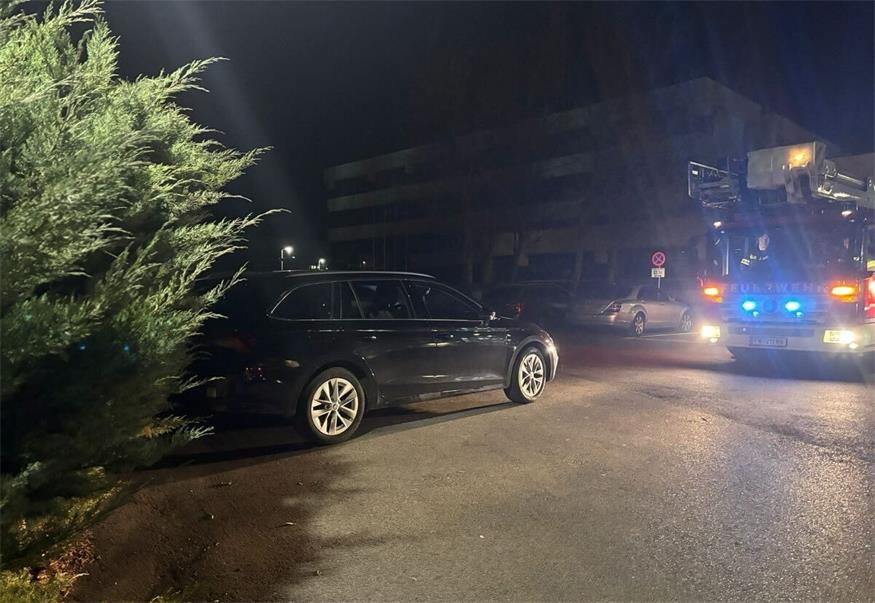 Falschparker sind eine Gefahr: Im Einsatzfall können Einsatzfahrzeuge nicht schnell genug zufahren.