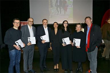 Familie, Freunde und Wegbegleiter erinnern an den großen Journalisten Kurt Kuch.