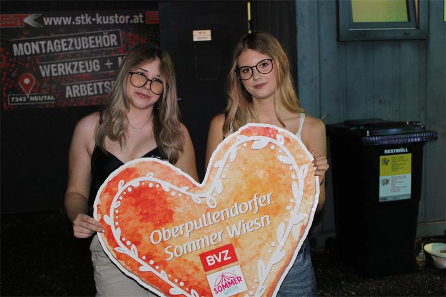 Sommer Wiesn: DJ „KXXMA“ und Co. ließen Party-Herzen höher schlagen