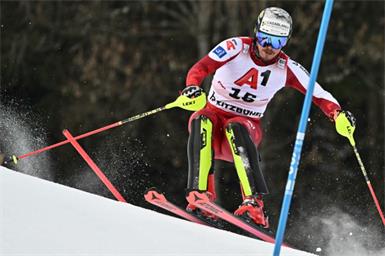 Feller in Kitzbühel Halbzeitvierter