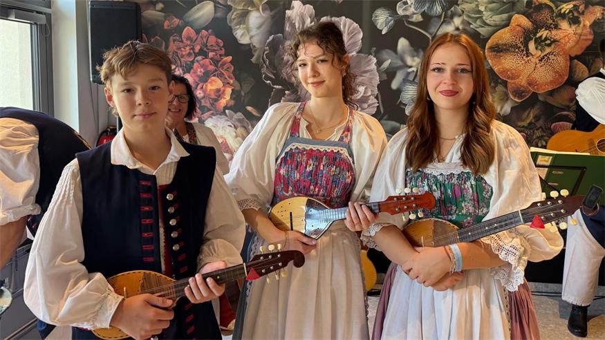 Filip, Jana und Marlenar von der Tamburica Zagersdorf.