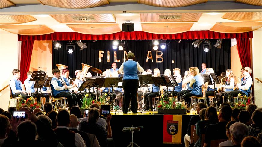 Filmmusik war das Thema beim Frühlingskonzert des Arbeitermusikvereins Neufeld.