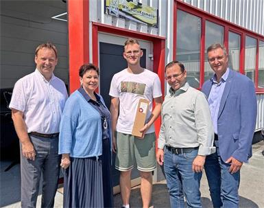 Firmenbesuch in Güssing (v.l.): Ulf Schneller, Herta Walits-Guttmann, Marcel Horvath, Andreas Wirth und Thomas Novoszel.