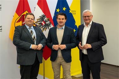 Forderung zu dritt: ÖVP-Klubobmann Bernd Strobl, Landesparteiobmann Christoph Zarits, Abgeordneter Thomas Steiner (v.l.).