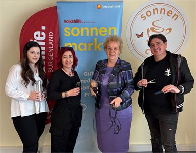 Foto v. l.: Chiara Pieler, Carina Krenn, Präsidentin der Volkshilfe Burgenland Verena Dunst und Inhaber des Friseursalons Wickerl, Ludwig Pimperl.