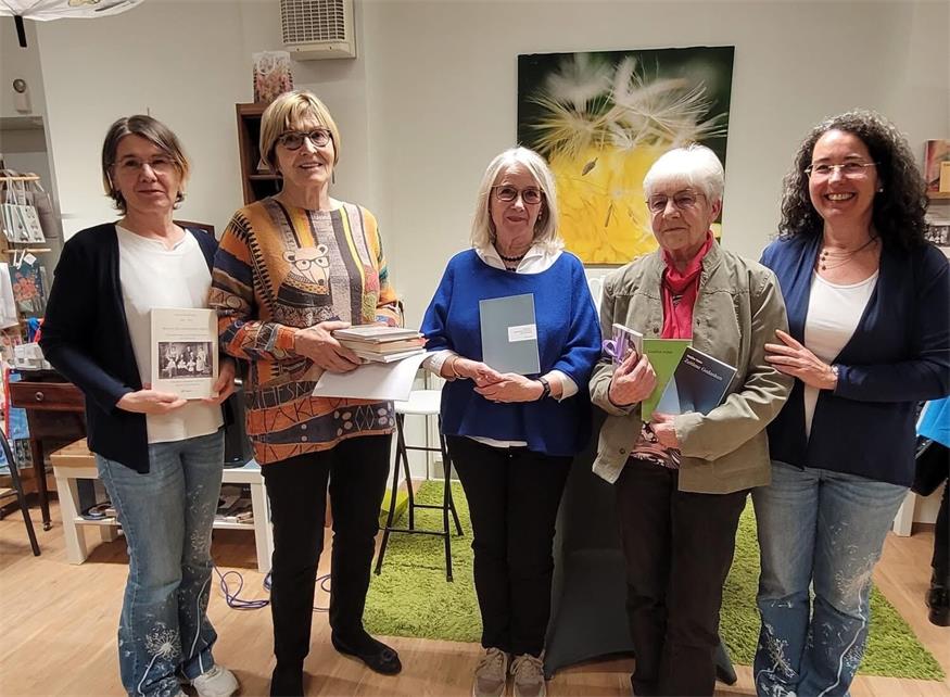 Foto v. l.: Sandra Gyaky, Marlene Harmtodt-Rudolf, Edith Schedl, Josefine Reiter und Beatrix Bojarra.