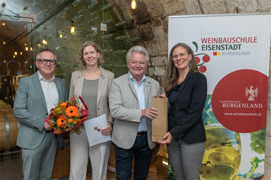 Franz Bock, Leiter der Bildungsregion Nord, die neue Direktorin Julia Mainx, Vorgänger Erich Unger und Landeshauptmann-Stellvertreterin Anja Haider-Wallner. 