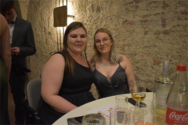 Franziska und Katja ließen sich den Tanzabend nicht entgehen.