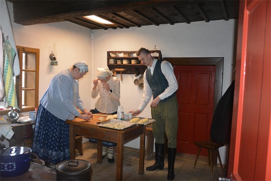 Auf Entdeckungstour zwischen Schloss, Schuhmuseum und Sliwowitz