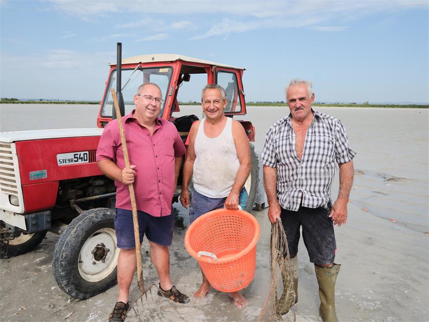 Freiwillige Fischretter: Gottfried Pingitzer, Roman Pilles und Emmerich Tschida.