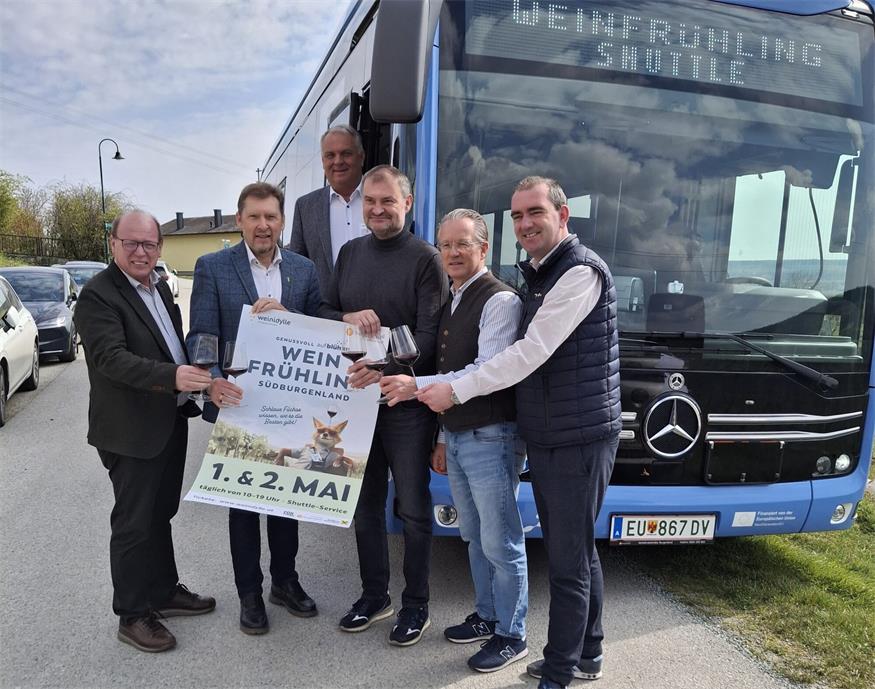 Freuen sich auf den „Weinfrühling Südburgenland“. Andreas Liegenfeld, Thomas, Schreiner, Wolfgang Werderits, Reinhold Krutzler, Harald Popofsits und Herbert Oschep (v.l.)