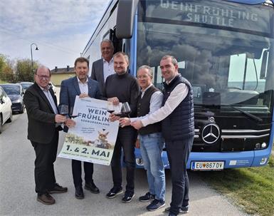 Freuen sich auf den „Weinfrühling Südburgenland“. Andreas Liegenfeld, Thomas, Schreiner, Wolfgang Werderits, Reinhold Krutzler, Harald Popofsits und Herbert Oschep (v.l.)