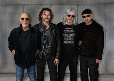 Freut euch auf einen Abend voller Klassiker, Erinnerungen und neuer Energie eingebettet in die einzigartige Atmosphäre von Wiesen. Gemeinsam feiern wir 50 Jahre Festivalgeschichte mit einer Band, die wie kaum eine andere für Beständigkeit, Leidenschaft und echten Rock n Roll steht.